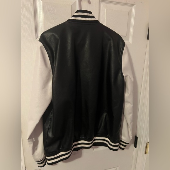 Large varsity jacket (some stains) - Picture 4 of 5